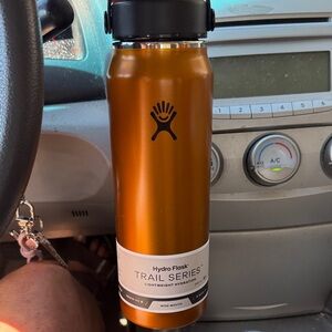 32oz Hydro Flask Trail Series in gold color